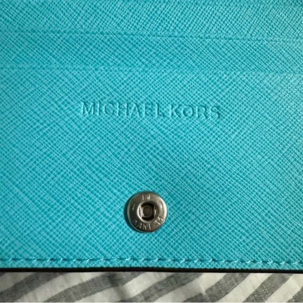 Michael Kors Turquoise Wallet •SilverTone Hardware •New w/o Box •Never Been Used - Picture 5 of 5